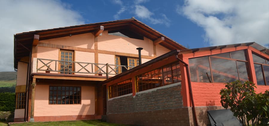 Hôtel Auberge Puerta al Corazón, à Machachi, Equateur, façade et vue extérieure